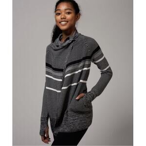 IVIVIA Feeling Toasty Black White Wrap Cardigan // 14